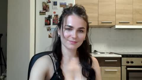 Linda online show from 10/13/25, 07:36