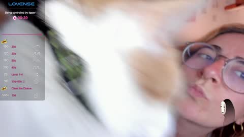 Giggles  online show from 01/28/25, 12:15