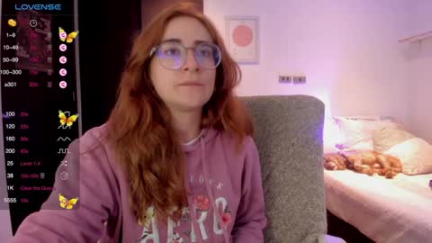 Giggles  online show from 02/03/25, 03:53