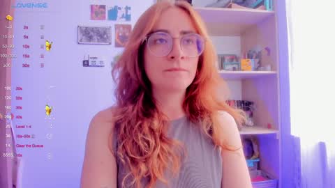 Giggles  online show from 02/25/25, 04:00