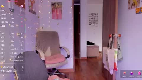 Giggles  online show from 09/24/25, 02:09