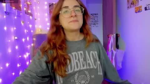 Giggles  online show from 10/05/25, 10:40