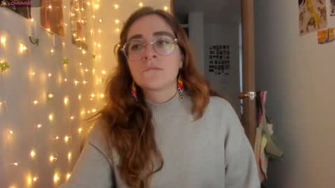 Giggles  online show from 10/11/25, 12:21