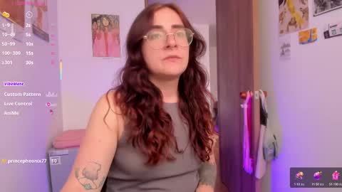 Giggles  online show from 03/11/26, 04:02