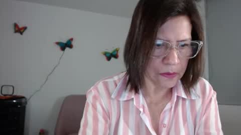Snapshot of linda_hanna1977 chatting on 10/28/25, 10:08 Linda Hanna online show from 10/28/25, 10:08