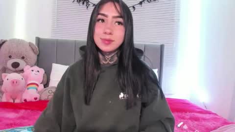 Lindaa maria  online show from 09/18/25, 10:45