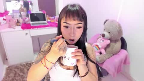 Lindaa maria  online show from 11/19/25, 07:08