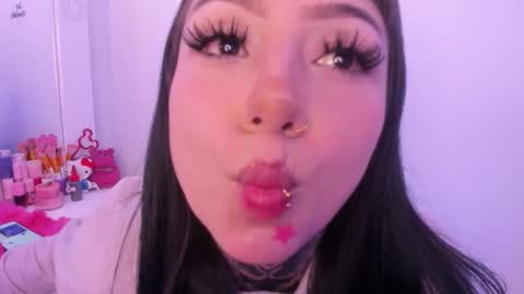 Lindaa maria  online show from 11/26/25, 04:02