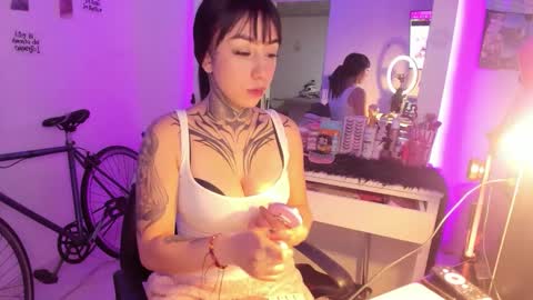 Lindaa maria  online show from 02/22/26, 09:35