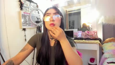 Snapshot of linda_milleer_ chatting on 06/14/26, 09:17 Lindaa maria online show from 06/14/26, 09:17