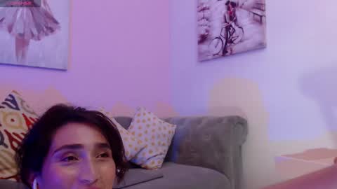 Snapshot of linda_morgan1 chatting on 12/23/24, 03:23 Maria Paula online show from 12/23/24, 03:23