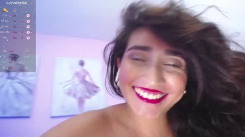 Snapshot of linda_morgan1 chatting on 01/07/25, 06:14 Maria Paula online show from 01/07/25, 06:14