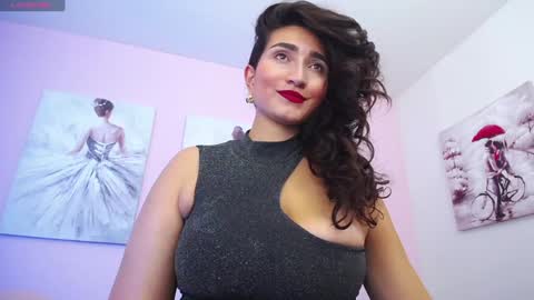 Snapshot of linda_morgan1 chatting on 01/13/25, 12:13 Maria Paula online show from 01/13/25, 12:13