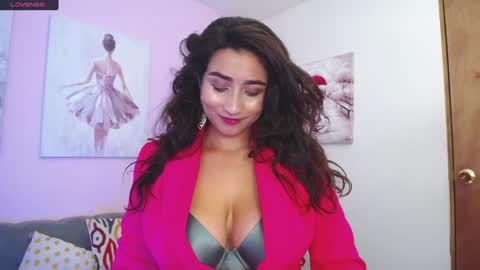 Snapshot of linda_morgan1 chatting on 01/25/25, 03:09 Maria Paula online show from 01/25/25, 03:09