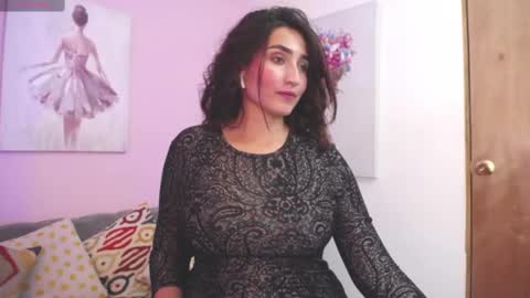 Snapshot of linda_morgan1 chatting on 03/06/25, 03:13 Maria Paula online show from 03/06/25, 03:13