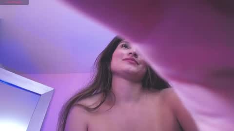 Snapshot of linda_morgan1 chatting on 09/29/25, 12:10 Maria Paula online show from 09/29/25, 12:10
