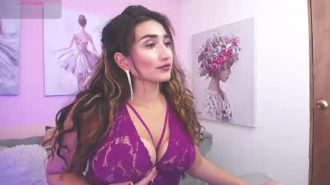 Snapshot of linda_morgan1 chatting on 10/22/25, 12:27 Maria Paula online show from 10/22/25, 12:27