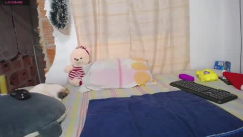 Snapshot of linda_naomi chatting on 01/08/25, 09:34 naomi online show from 01/08/25, 09:34