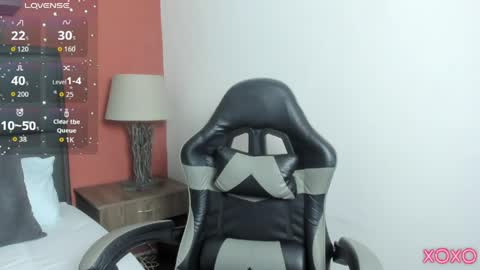 Snapshot of linda_rios_ chatting on 04/01/26, 02:23 L I N D A online show from 04/01/26, 02:23