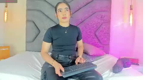 Linda Saenz online show from 06/21/26, 04:48