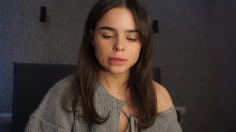 Snapshot of lindaaii chatting on 04/22/26, 01:56 Linda online show from 04/22/26, 01:56