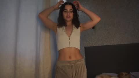Snapshot of lindaaii chatting on 05/06/26, 01:27 Linda online show from 05/06/26, 01:27