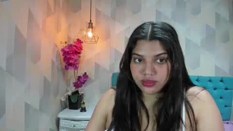 Snapshot of lindabreexlove chatting on 05/31/26, 03:47 online show from 05/31/26, 03:47