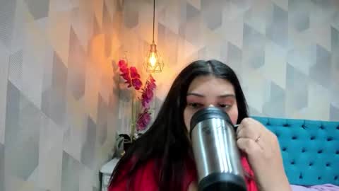 Snapshot of lindabreexlove chatting on 06/03/26, 01:57 online show from 06/03/26, 01:57