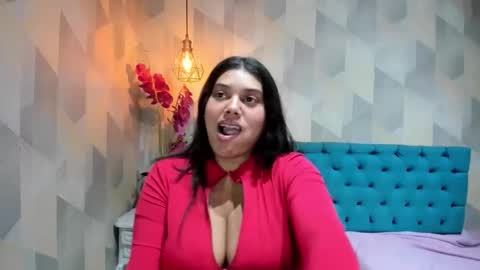 Snapshot of lindabreexlove chatting on 06/03/26, 04:45 online show from 06/03/26, 04:45