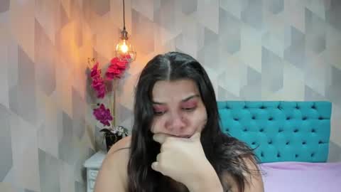 Snapshot of lindabreexlove chatting on 06/24/26, 11:31 online show from 06/24/26, 11:31