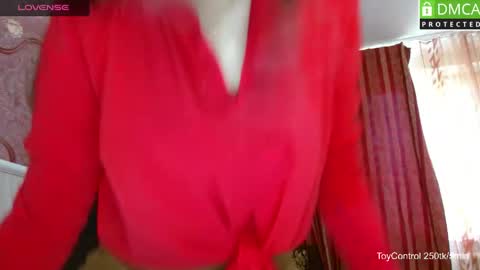 Snapshot of lindaernestine chatting on 04/25/26, 01:52 LindaErnestine online show from 04/25/26, 01:52