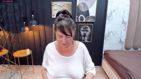 Linda online show from 12/17/24, 09:17