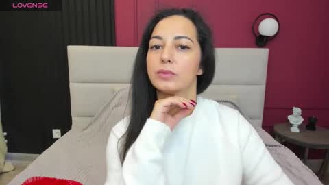 Linda online show from 10/02/25, 01:45