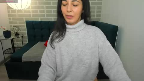 Linda online show from 11/11/25, 01:38