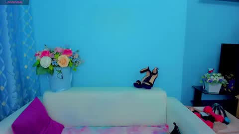 Snapshot of lindaliiii chatting on 06/03/26, 03:09 Linda online show from 06/03/26, 03:09