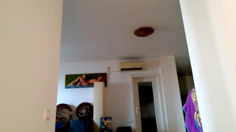 Linda online show from 09/10/25, 06:13