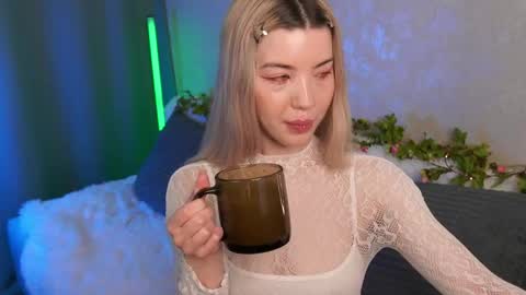 Linda online show from 05/18/26, 04:18