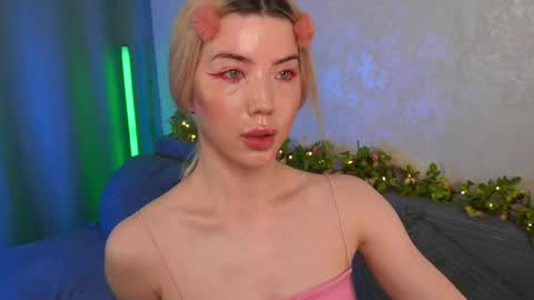 Linda online show from 05/25/26, 04:07