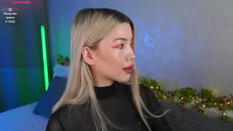 Linda online show from 06/13/26, 04:32