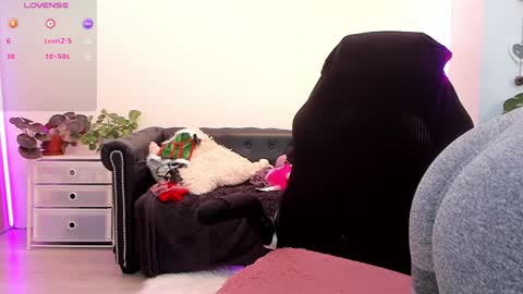 Linda  --  online show from 01/18/25, 04:21