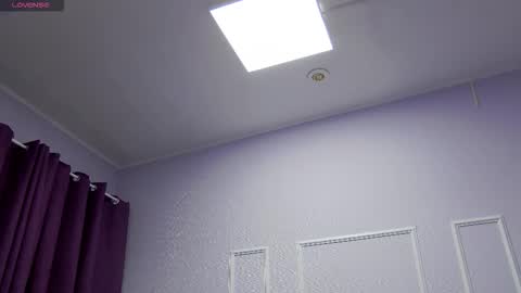 Snapshot of lindsay_cutie chatting on 01/12/26, 01:44 lindsay_cutie online show from 01/12/26, 01:44