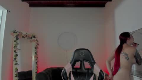 Lindsay    online show from 01/16/25, 02:51