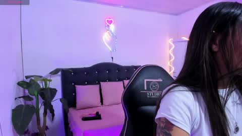 Linda  online show from 04/25/26, 03:42
