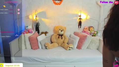 Alexandra online show from 10/18/25, 04:26