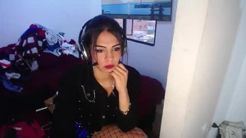 lindsey_2023 online show from 01/01/25, 10:54