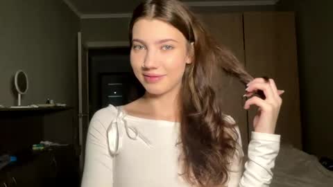 Linda online show from 04/24/26, 02:41