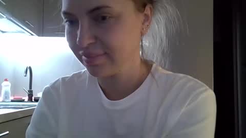 Anna online show from 10/01/25, 04:29