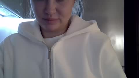 Anna online show from 10/17/25, 04:09