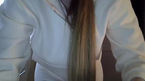 Anna online show from 10/31/25, 06:20