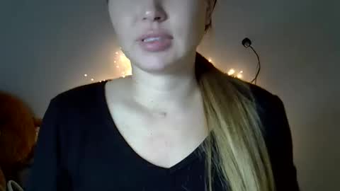 Anna online show from 03/10/26, 07:41